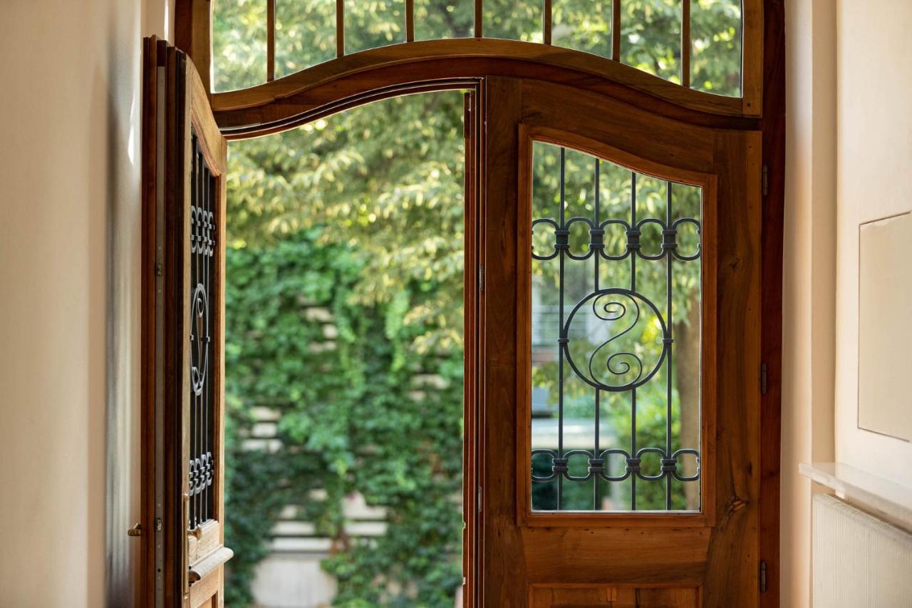 Der Ladurner Hof - Wohnen Am Weinberg Apartment Merano Bagian luar foto