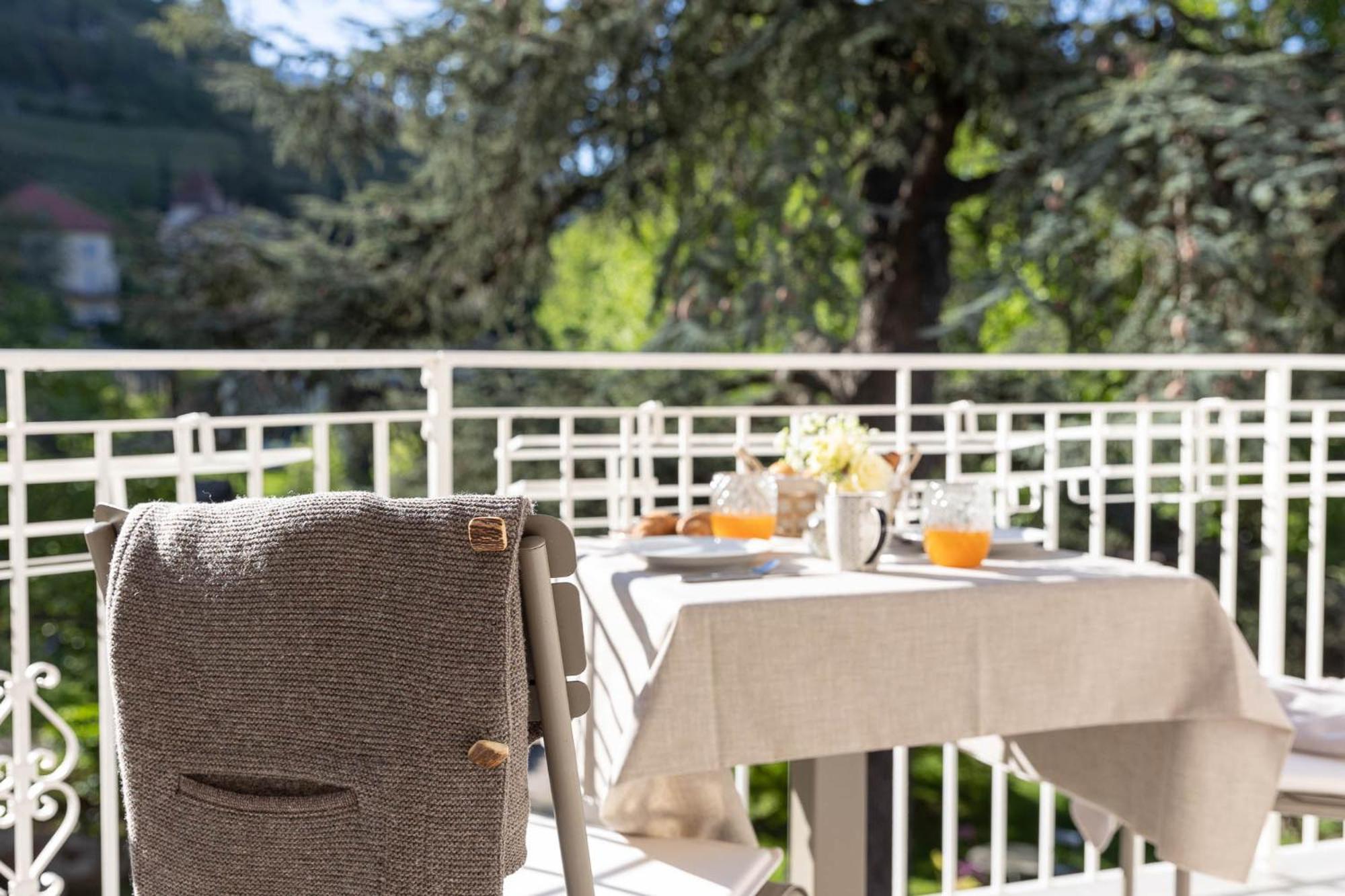 Der Ladurner Hof - Wohnen Am Weinberg Apartment Merano Bagian luar foto